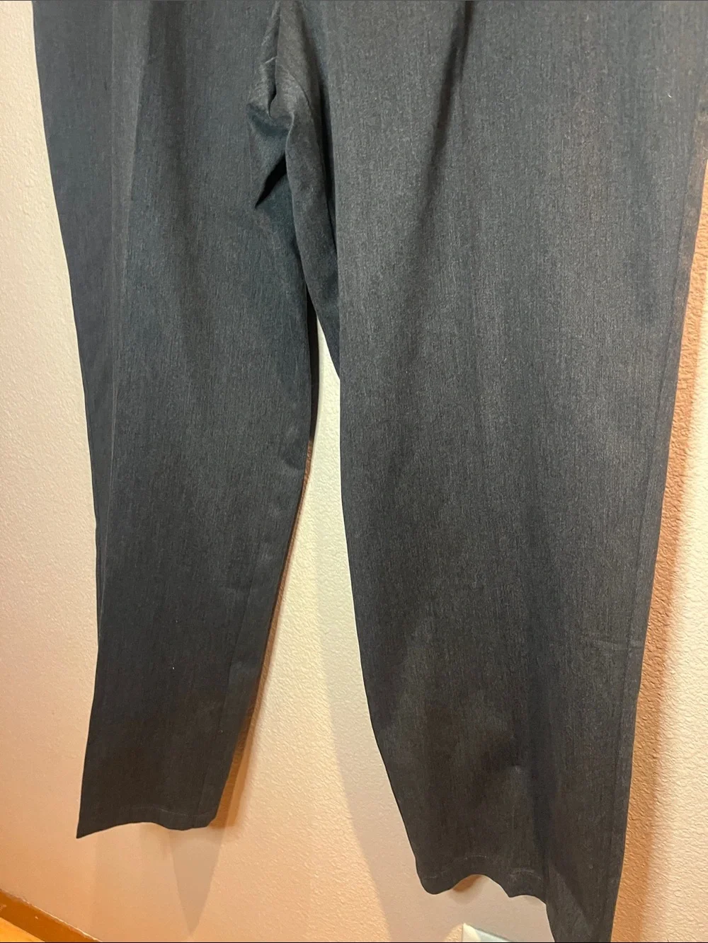 New Dockers Men’s Signature Khaki Gray Pants Size 42 x 30 Classic Fit NWT